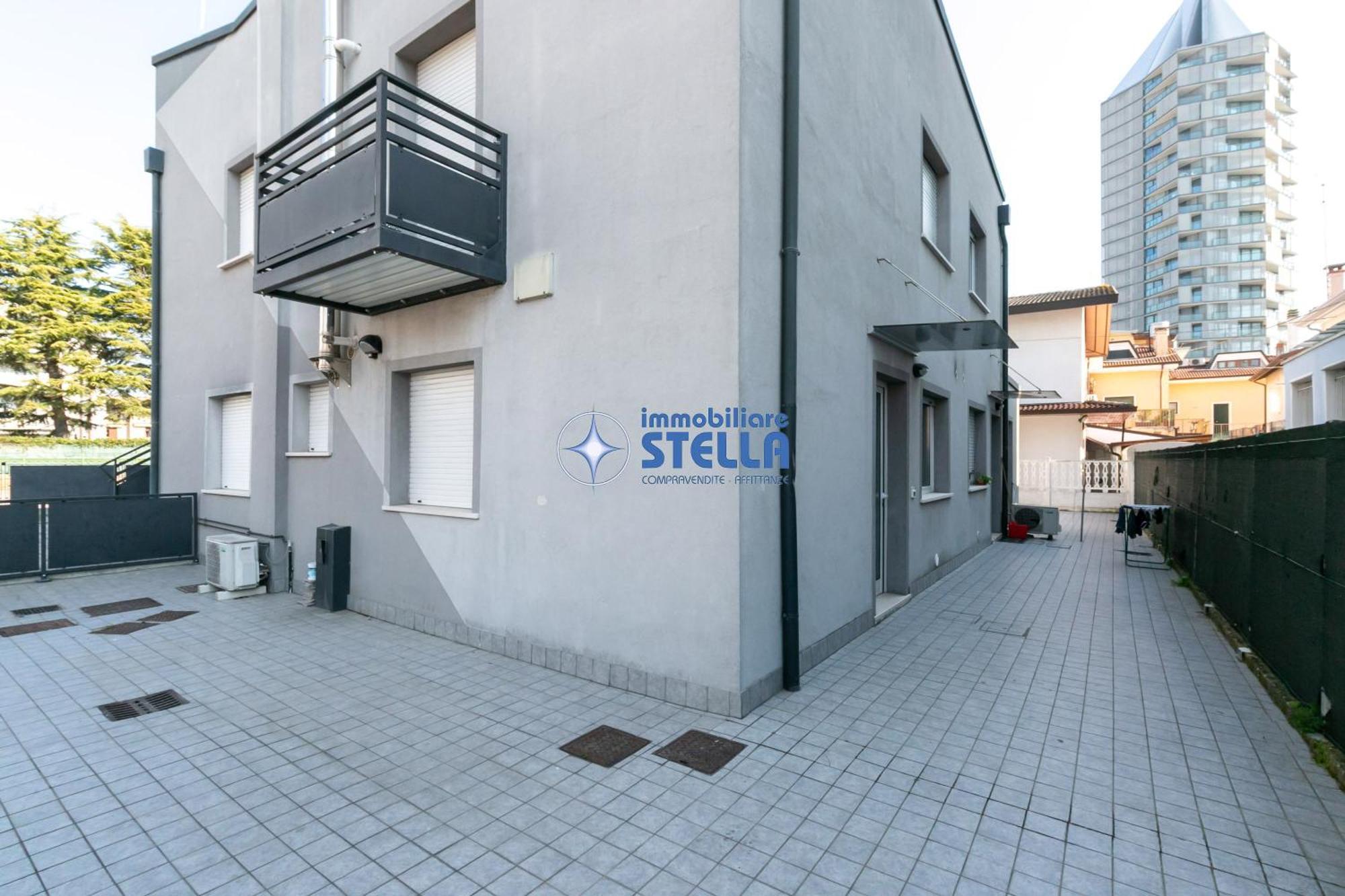 Condominio Milan リド・ディ・イエゾロ エクステリア 写真